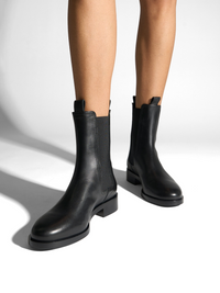 Caspar Leather Ankle Boots