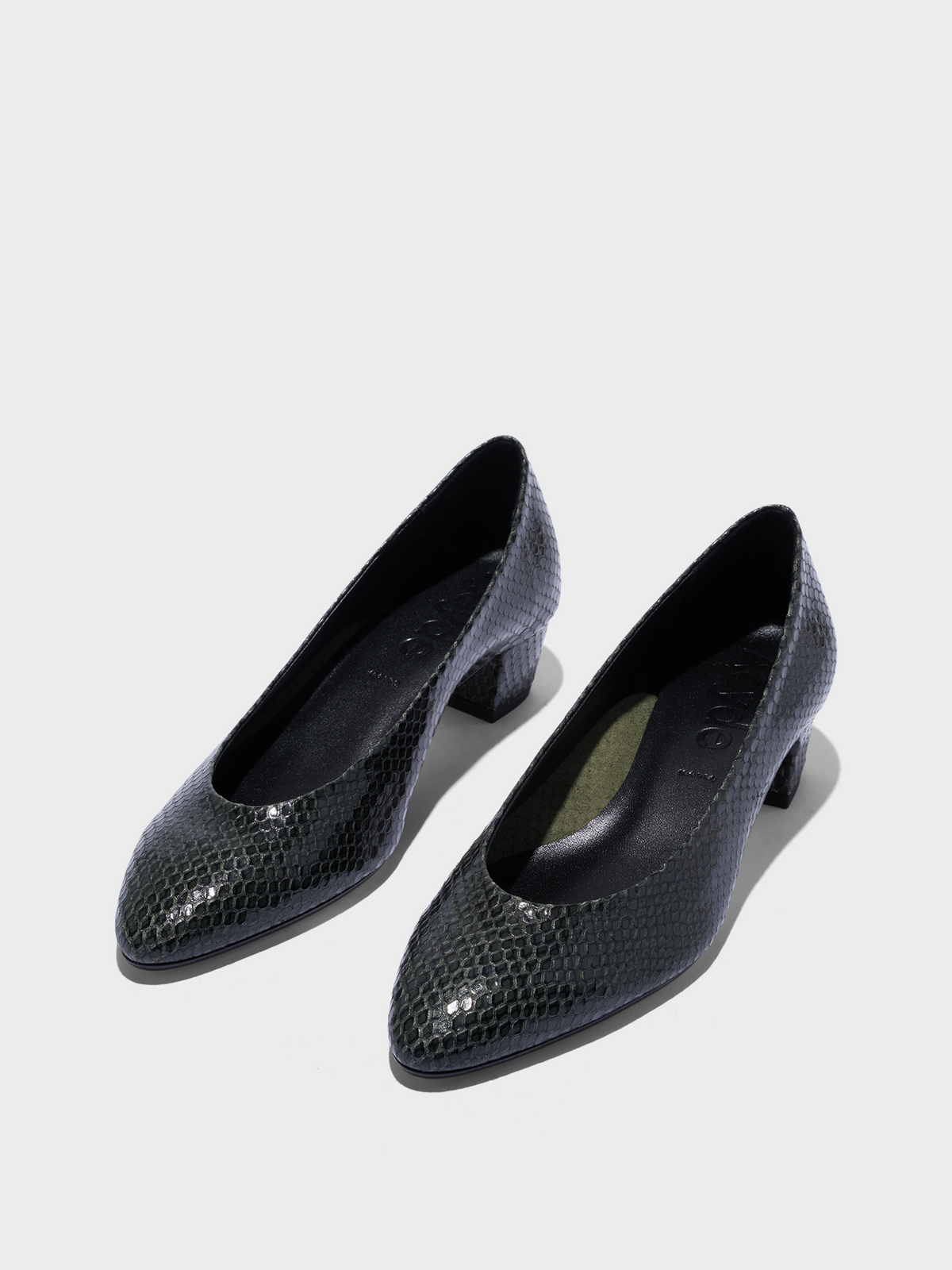 Helia Low-Cut Pumps