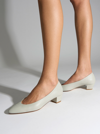 Helia Low-Cut Pumps