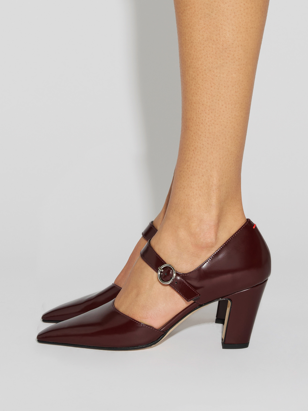 Isidora Mary-Jane Pumps