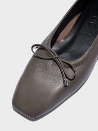Nomi Glove-Fit Flats