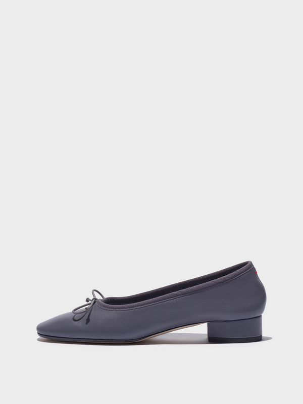 Onda Round-Toe Ballet Flats