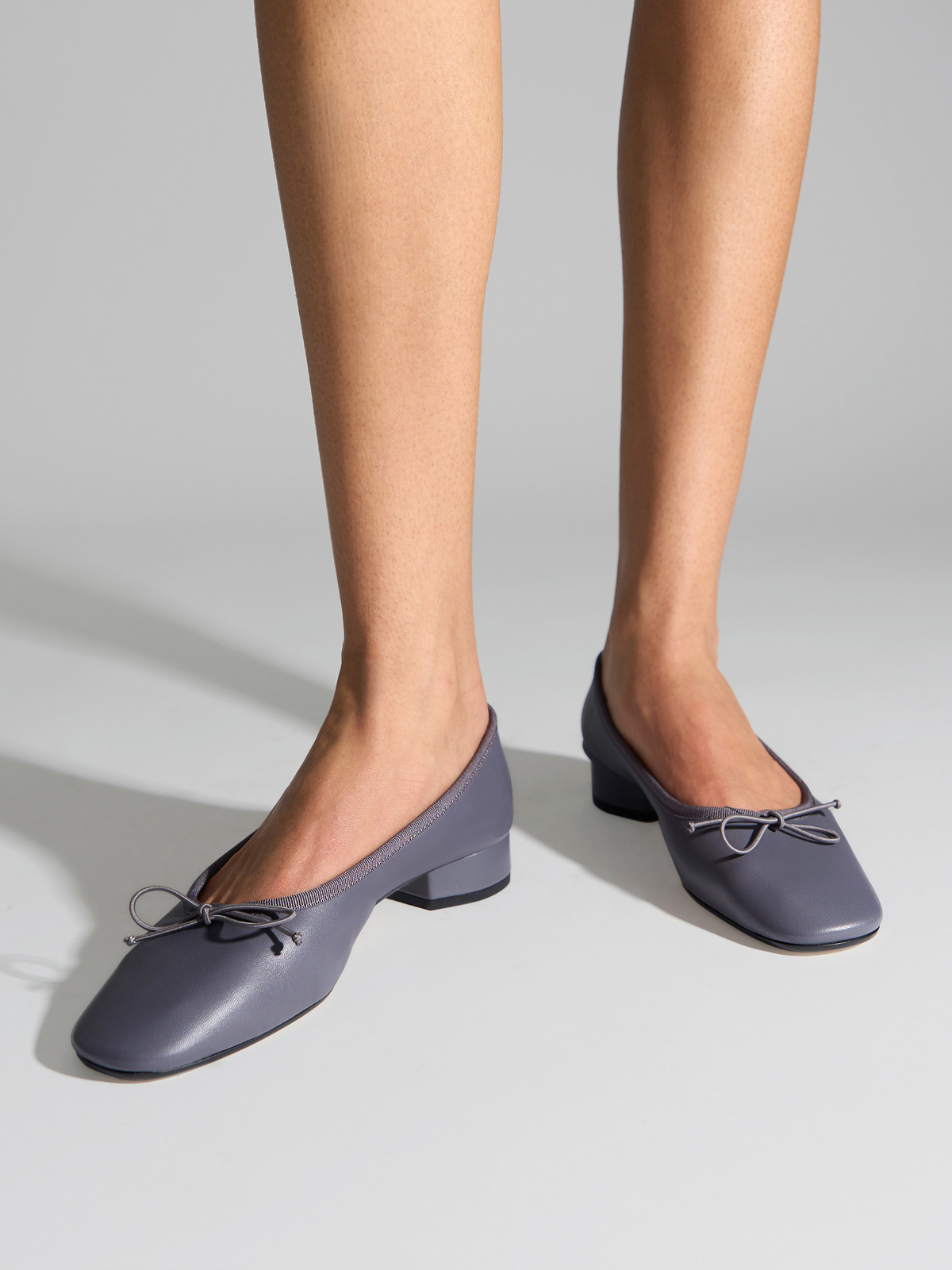 Onda Round-Toe Ballet Flats