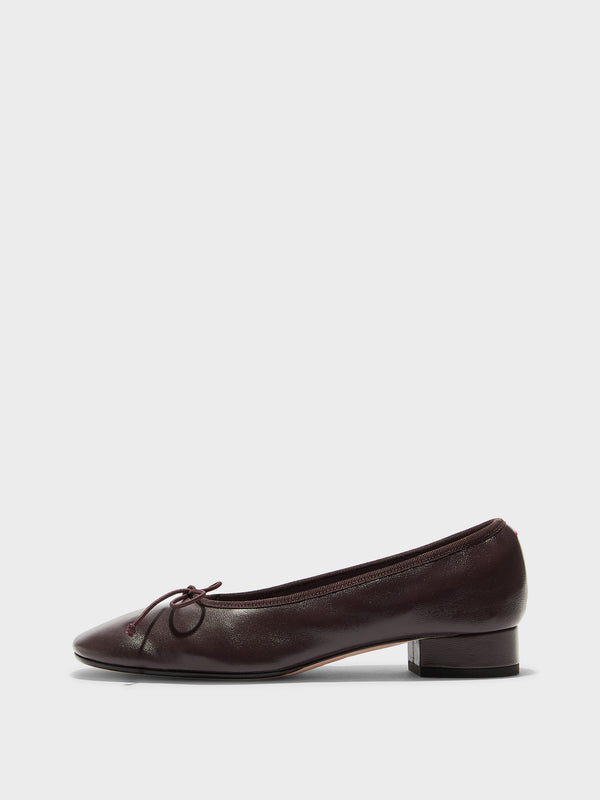 Onda Round-Toe Ballet Flats