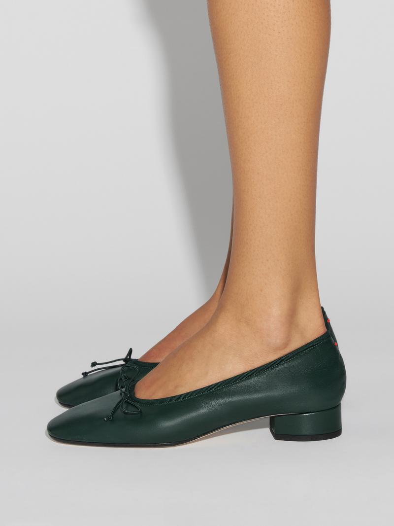 Onda Round-Toe Ballet Flats