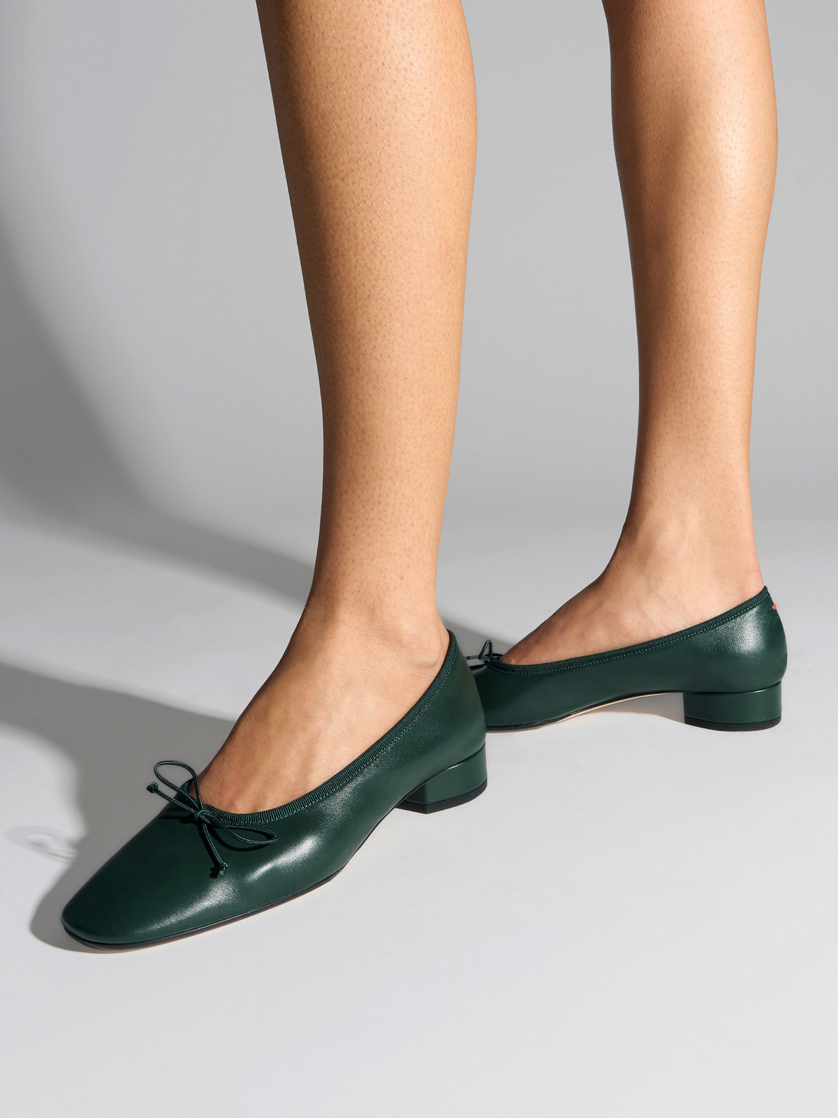 Onda Round-Toe Ballet Flats