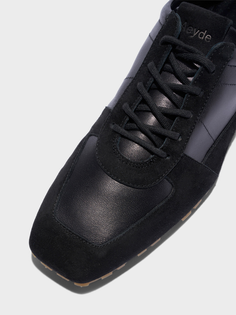 Uma Slim Sneakers